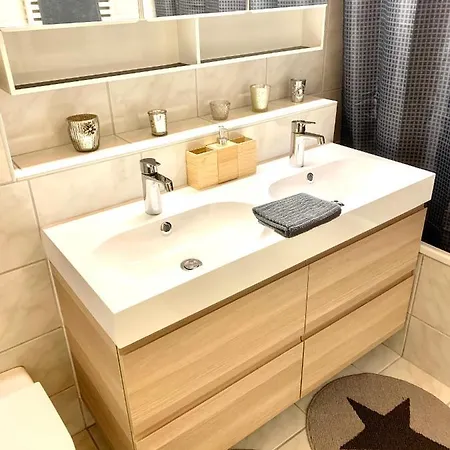 Gian - Close To The Kongresshaus, The Ice Hockey Stadium, Cross-country Skiing, The Eau-la-la Indoor Pool And Wellness, Large Supermarket, 2 Bus Stops, With An Indoor Garage And Fully Equipped شقة دافوس
