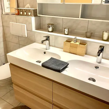 Gian - Close To The Kongresshaus, The Ice Hockey Stadium, Cross-country Skiing, The Eau-la-la Indoor Pool And Wellness, Large Supermarket, 2 Bus Stops, With An Indoor Garage And Fully Equipped 아파트
