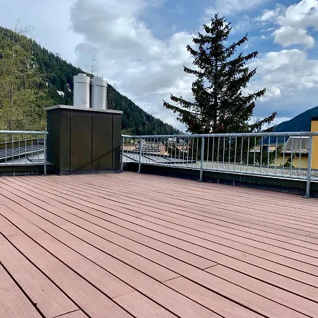 Gian - Close To The Kongresshaus, The Ice Hockey Stadium, Cross-country Skiing, The Eau-la-la Indoor Pool And Wellness, Large Supermarket, 2 Bus Stops, With An Indoor Garage And Fully Equipped Apartment Davos