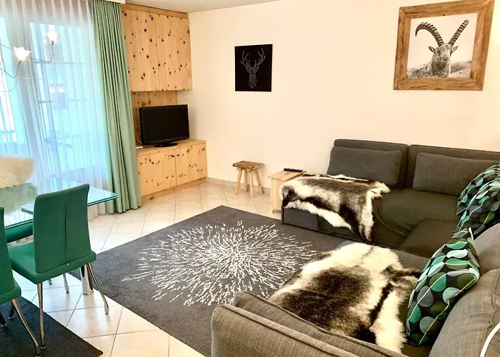 Gian - Close To The Kongresshaus, The Ice Hockey Stadium, Cross-country Skiing, The Eau-la-la Indoor Pool And Wellness, Large Supermarket, 2 Bus Stops, With An Indoor Garage And Fully Equipped Appartamento