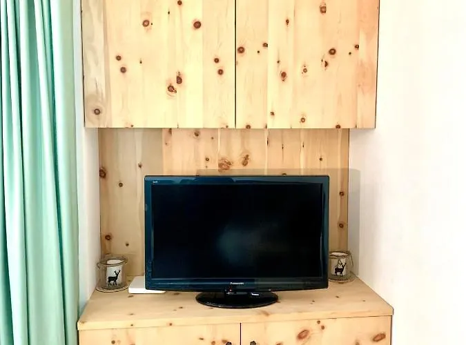 Gian - Close To The Kongresshaus, The Ice Hockey Stadium, Cross-country Skiing, The Eau-la-la Indoor Pool And Wellness, Large Supermarket, 2 Bus Stops, With An Indoor Garage And Fully Equipped Appartamento