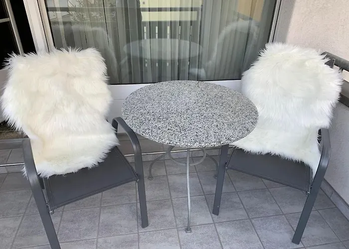 Gian - Close To The Kongresshaus, The Ice Hockey Stadium, Cross-country Skiing, The Eau-la-la Indoor Pool And Wellness, Large Supermarket, 2 Bus Stops, With An Indoor Garage And Fully Equipped Appartamento Davos