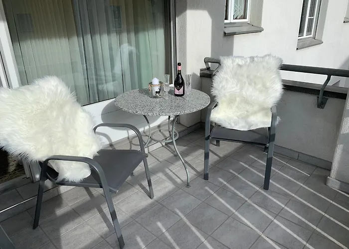 Gian - Close To The Kongresshaus, The Ice Hockey Stadium, Cross-country Skiing, The Eau-la-la Indoor Pool And Wellness, Large Supermarket, 2 Bus Stops, With An Indoor Garage And Fully Equipped Appartamento *