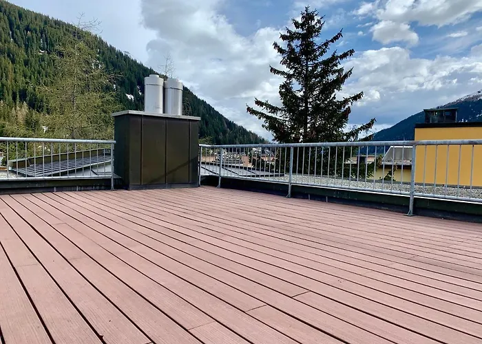 Gian - Close To The Kongresshaus, The Ice Hockey Stadium, Cross-country Skiing, The Eau-la-la Indoor Pool And Wellness, Large Supermarket, 2 Bus Stops, With An Indoor Garage And Fully Equipped Apartment Davos