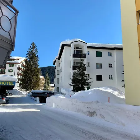 Lägenhet Gian - Close To The Kongresshaus, The Ice Hockey Stadium, Cross-country Skiing, The Eau-la-la Indoor Pool And Wellness, Large Supermarket, 2 Bus Stops, With An Indoor Garage And Fully Equipped Davos