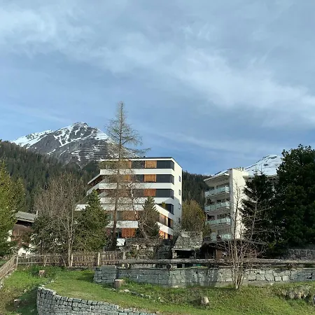 Gian - Close To The Kongresshaus, The Ice Hockey Stadium, Cross-country Skiing, The Eau-la-la Indoor Pool And Wellness, Large Supermarket, 2 Bus Stops, With An Indoor Garage And Fully Equipped Lägenhet Davos