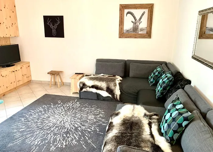 Gian - Close To The Kongresshaus, The Ice Hockey Stadium, Cross-country Skiing, The Eau-la-la Indoor Pool And Wellness, Large Supermarket, 2 Bus Stops, With An Indoor Garage And Fully Equipped Lägenhet *