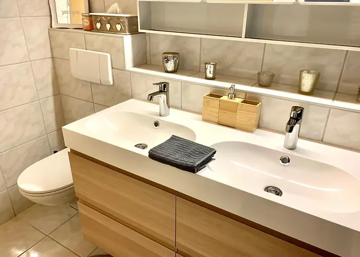 Gian - Close To The Kongresshaus, The Ice Hockey Stadium, Cross-country Skiing, The Eau-la-la Indoor Pool And Wellness, Large Supermarket, 2 Bus Stops, With An Indoor Garage And Fully Equipped Lägenhet