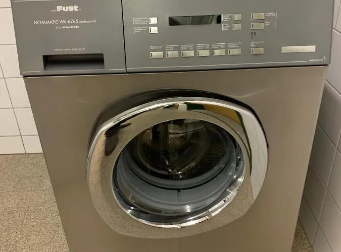 Gian - Close To The Kongresshaus, The Ice Hockey Stadium, Cross-country Skiing, The Eau-la-la Indoor Pool And Wellness, Large Supermarket, 2 Bus Stops, With An Indoor Garage And Fully Equipped Lägenhet Davos